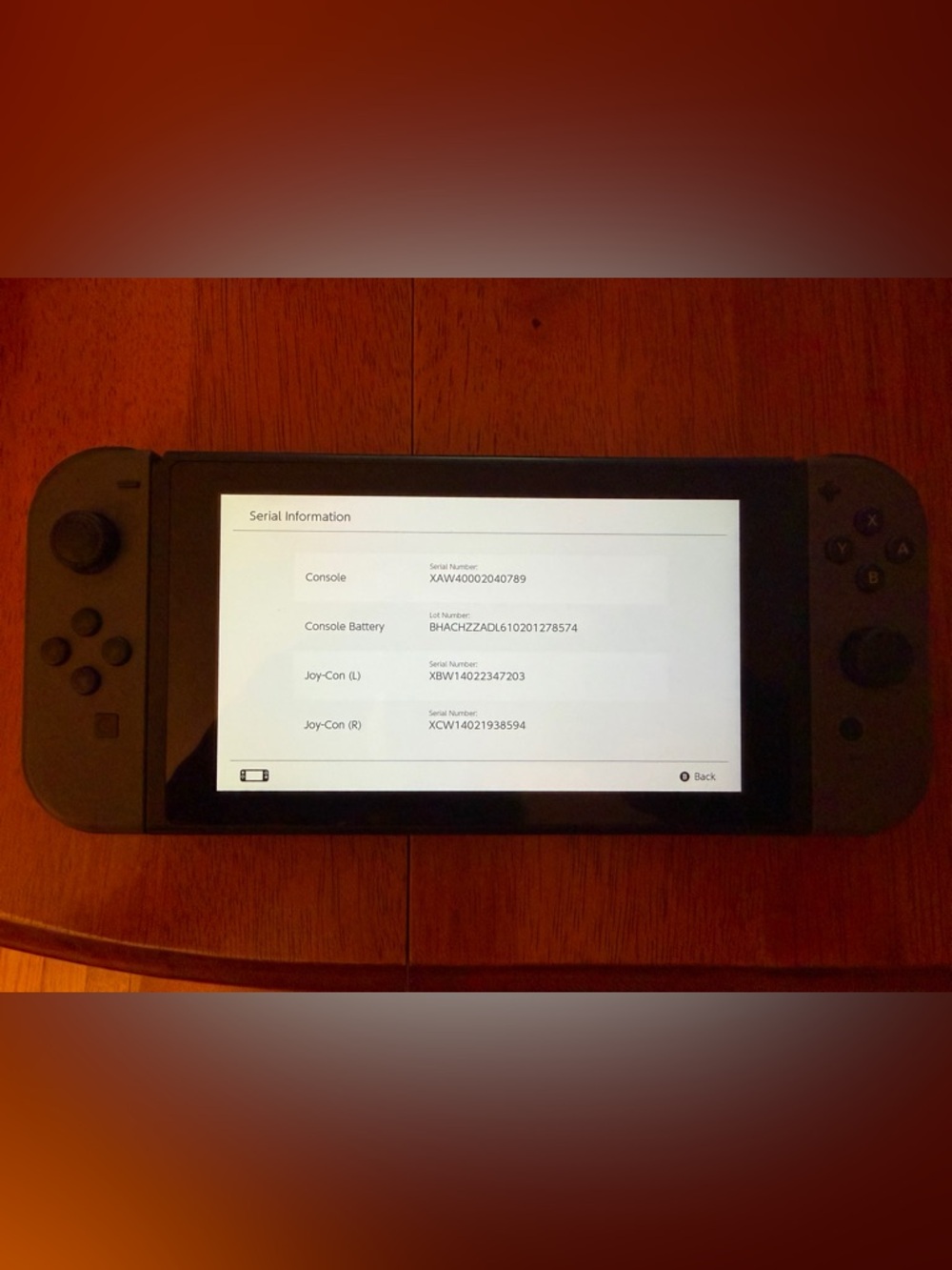 Nintendo Switch V1 (Unpatched / Low Serial) - Complete in Box - Picture 2 of 7